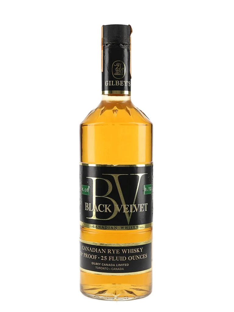 Black Velvet Blended Canadian Whisky - Distilled 1967 (40%, 75cl)